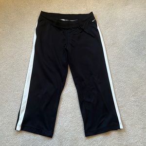 Nike Capri Athletic Pants